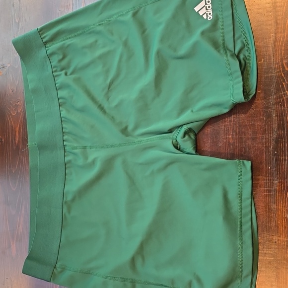 Adidas Aeroready Green Sports Shorts - Picture 1 of 3